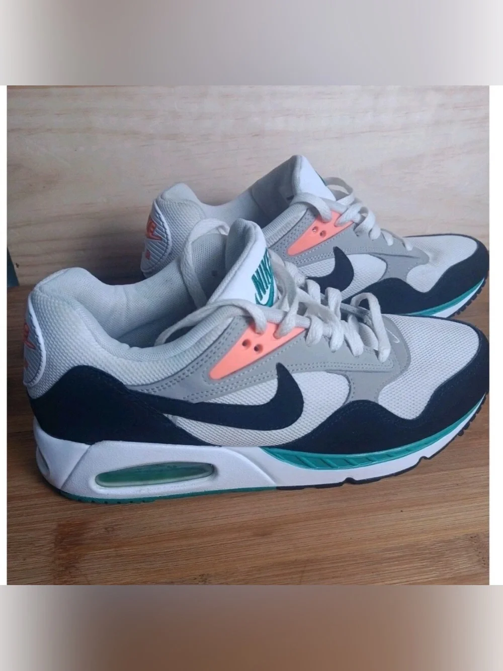 Nike Air Max Correlate women's sneaker Black, White, Teal & Pink size 10 -EUC